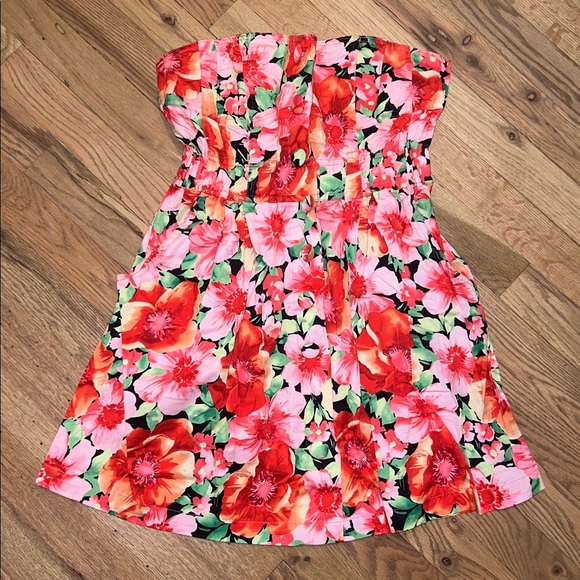 Annabelle Dresses & Skirts - Annabelle Multicolor Floral Strapless Dress Size M